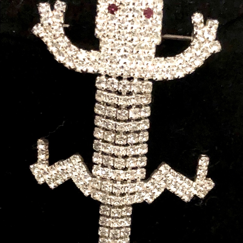 Brooch